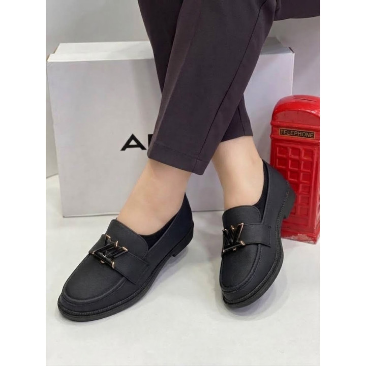 Mocassin Femme Simili Cuir Détail Bijou Pointures 36 à 41 – Livraison 69 wilayas – Paiement CIB, Dahabia ou à la livraison