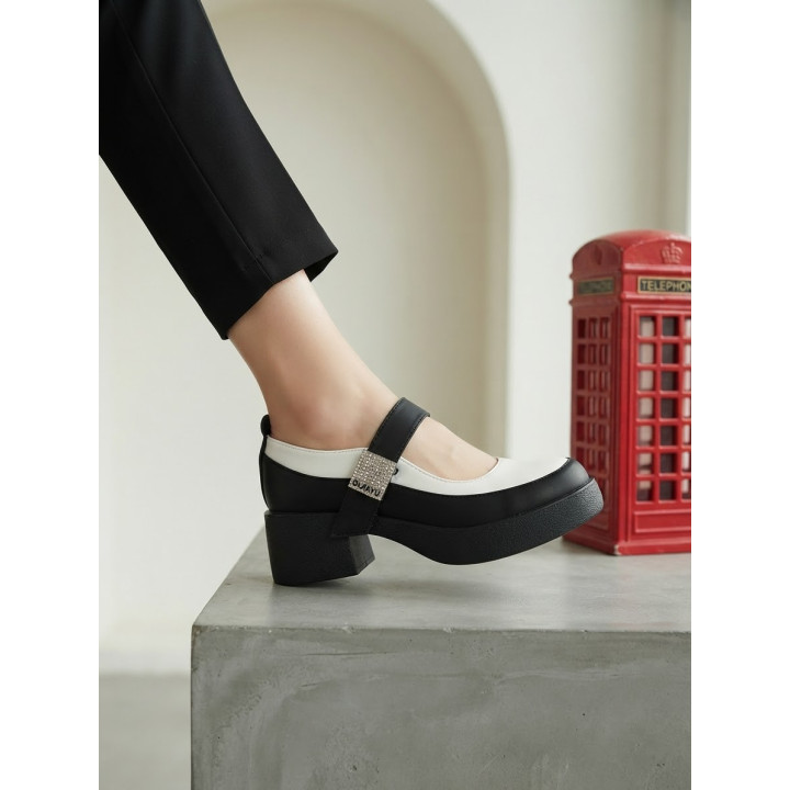 Chaussures Femme à Bride et Boucle Bicolore Noir et Blanc – Livraison 69 wilayas – Paiement CIB, Dahabia ou à la livraison