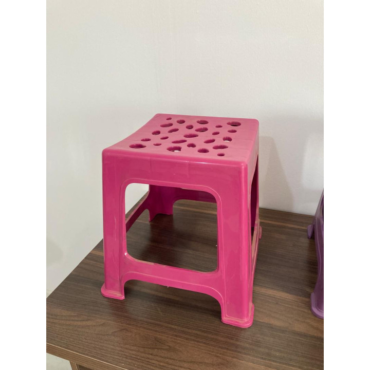 Tabouret Plastique Empilable 3 Tailles S M L – Livraison 69 wilayas – Paiement CIB, Dahabia ou à la livraison